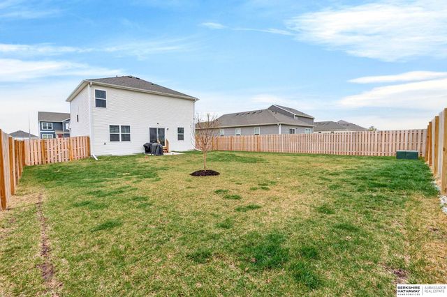 11860 S 115th Street, Papillion, NE 68046
