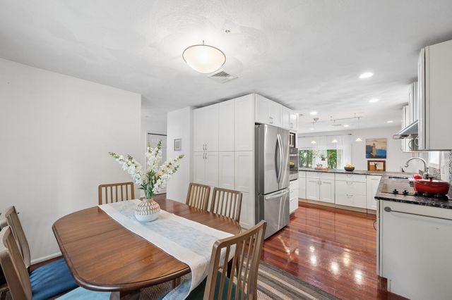 412 Parker St O, Newton, MA 02459