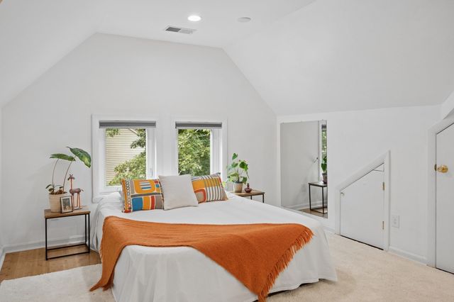 412 Parker St O, Newton, MA 02459