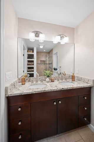 412 Parker St O, Newton, MA 02459