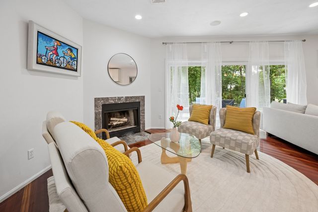 412 Parker St O, Newton, MA 02459