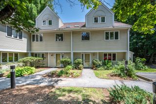 412 Parker St O, Newton, MA 02459