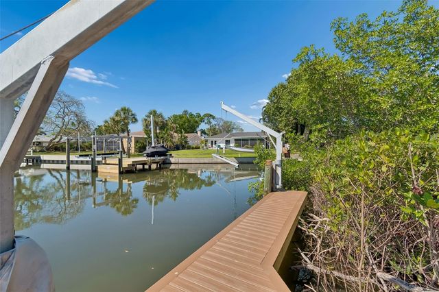 4790 SHORE ACRES BOULEVARD NE, St Petersburg, FL 33703