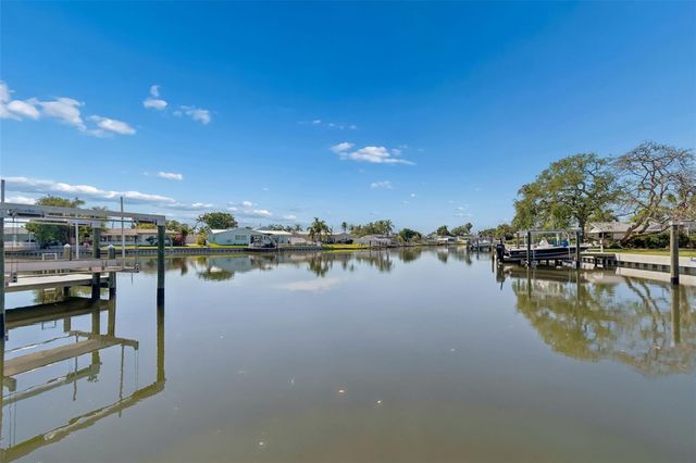 4790 SHORE ACRES BOULEVARD NE, St Petersburg, FL 33703