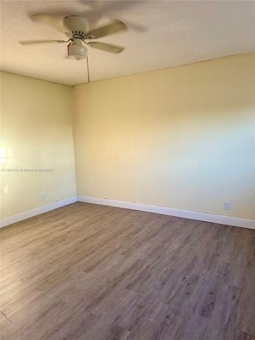 906 SW 74th Ave, North Lauderdale, FL 33068