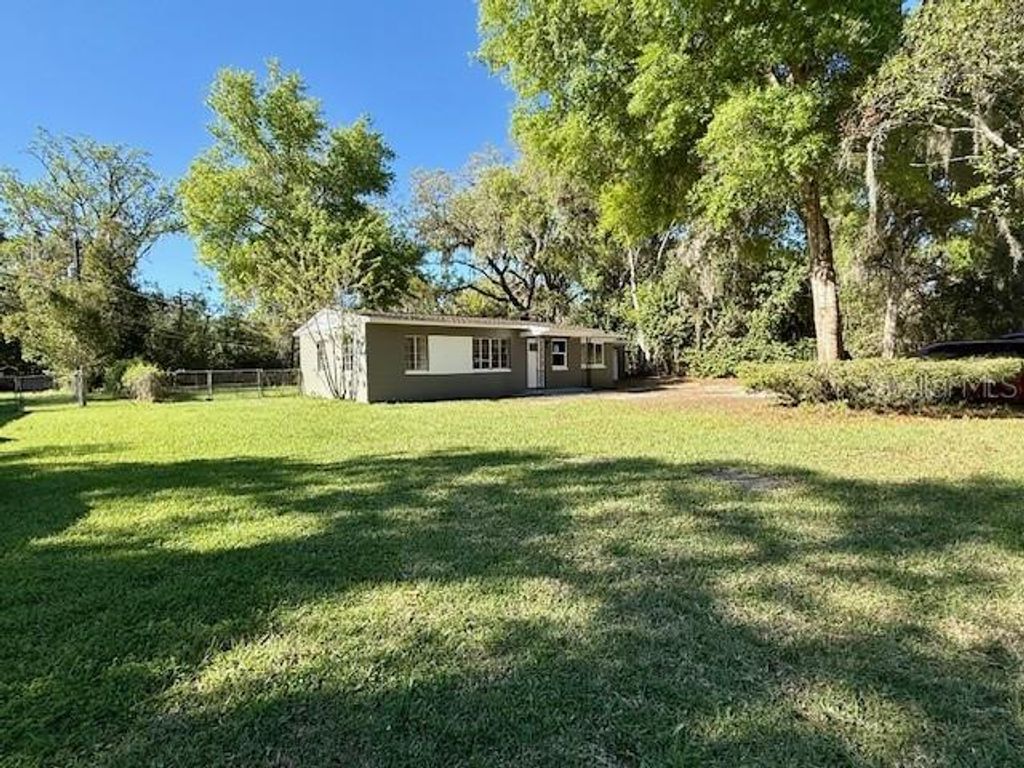 Image 2 of property listing at 18 CROOM ROAD, Brooksville, FL 34601
