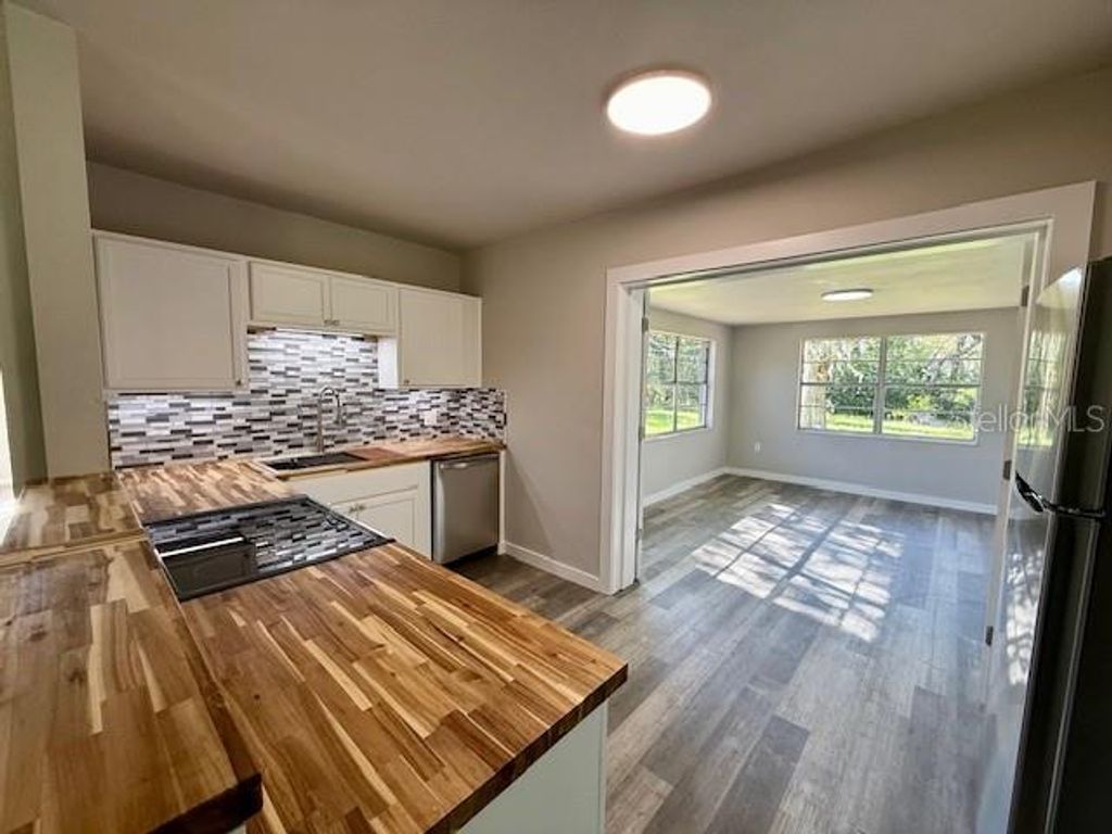 Image 9 of property listing at 18 CROOM ROAD, Brooksville, FL 34601