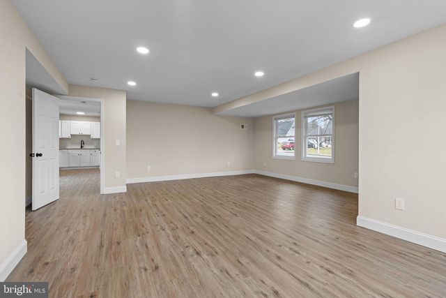 64 VIVIDLEAF LN, Levittown, PA 19054