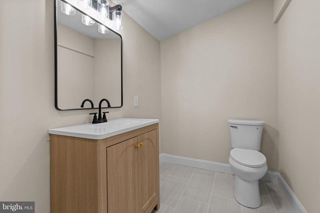 64 VIVIDLEAF LN, Levittown, PA 19054