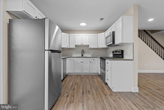 64 VIVIDLEAF LN, Levittown, PA 19054