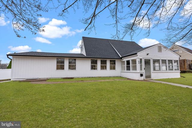 64 VIVIDLEAF LN, Levittown, PA 19054