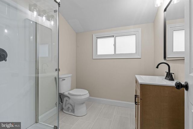 64 VIVIDLEAF LN, Levittown, PA 19054