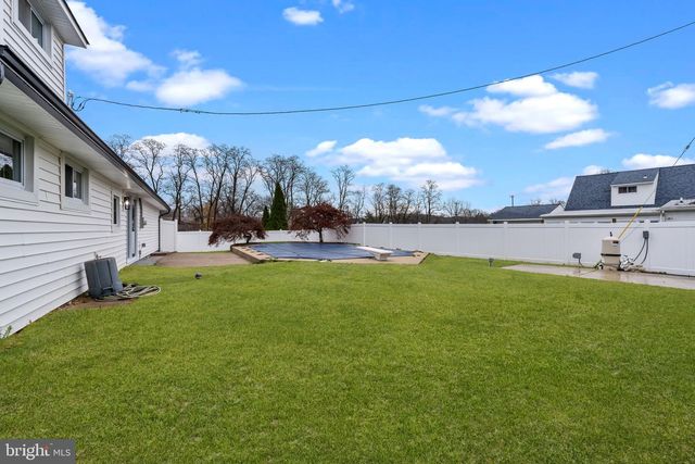 64 VIVIDLEAF LN, Levittown, PA 19054