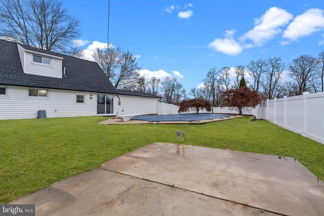 64 VIVIDLEAF LN, Levittown, PA 19054