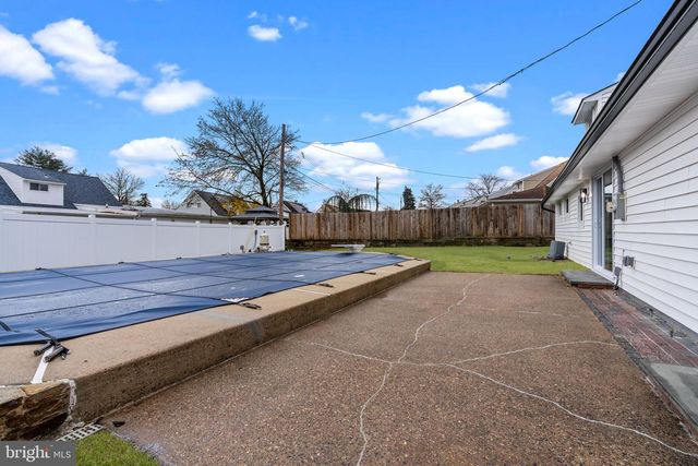 64 VIVIDLEAF LN, Levittown, PA 19054