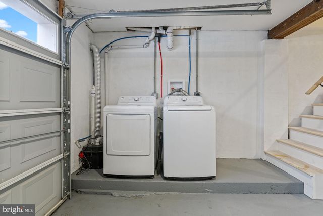 64 VIVIDLEAF LN, Levittown, PA 19054