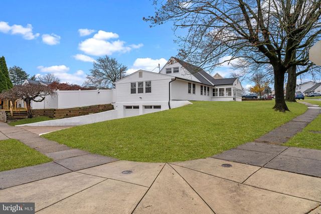 64 VIVIDLEAF LN, Levittown, PA 19054