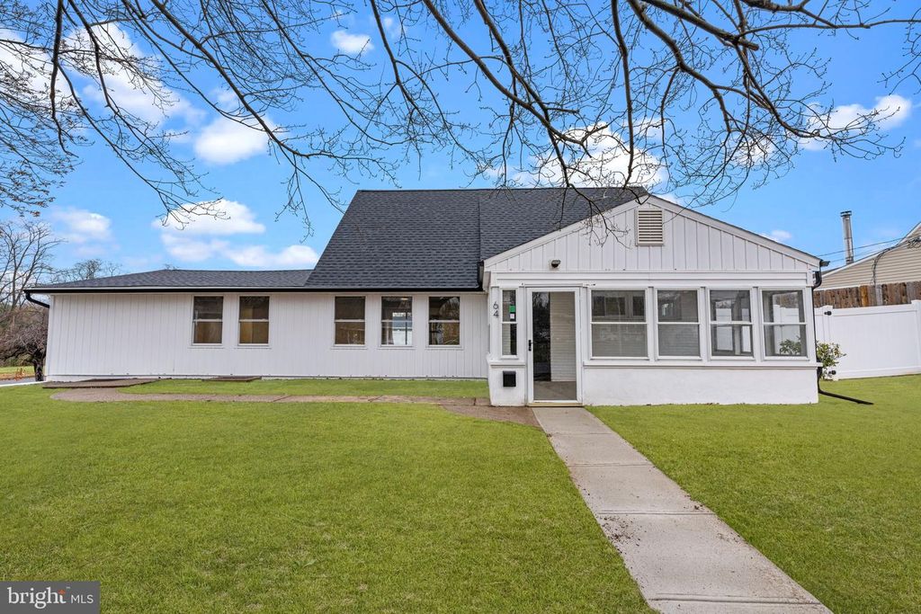 64 VIVIDLEAF LN, Levittown, PA 19054