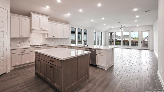 336 Alpine Lakes, New Braunfels, TX 78130