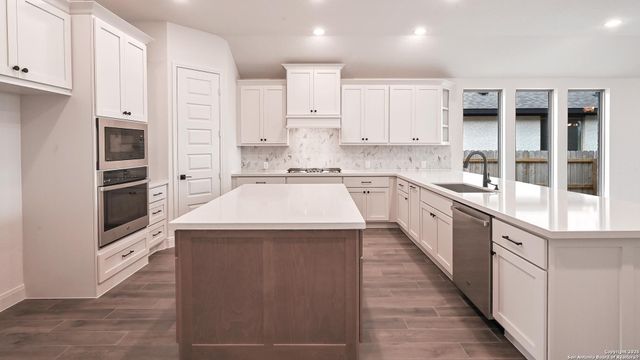 336 Alpine Lakes, New Braunfels, TX 78130