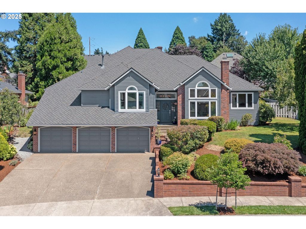 2095 WELLINGTON Dr, West Linn, OR 97068