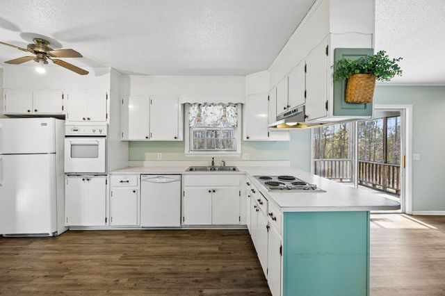 98 W Highland Drive, Ringgold, GA 30736