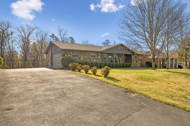 98 W Highland Drive, Ringgold, GA 30736