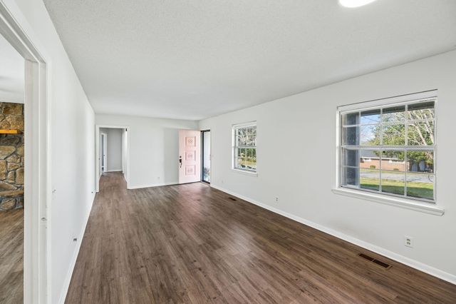 98 W Highland Drive, Ringgold, GA 30736