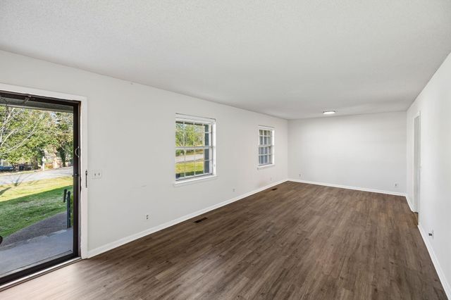 98 W Highland Drive, Ringgold, GA 30736