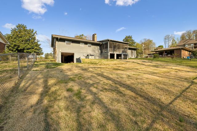 98 W Highland Drive, Ringgold, GA 30736