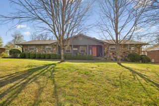 98 W Highland Drive, Ringgold, GA 30736