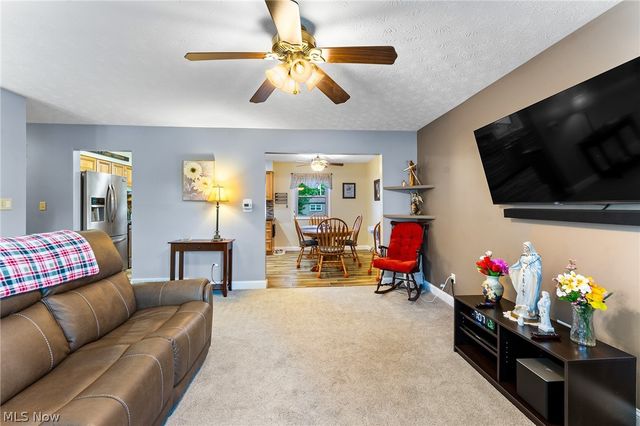 2371 Penny Lane, Austintown, OH 44515