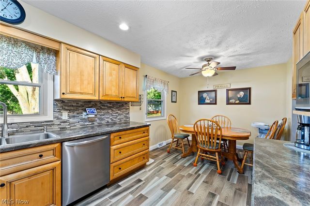 2371 Penny Lane, Austintown, OH 44515