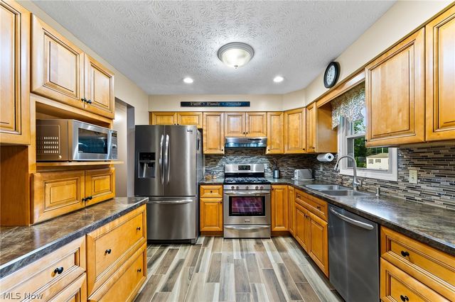 2371 Penny Lane, Austintown, OH 44515