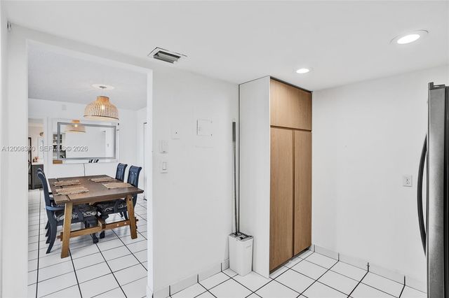 100 Bayview Dr 401, Sunny Isles Beach, FL 33160