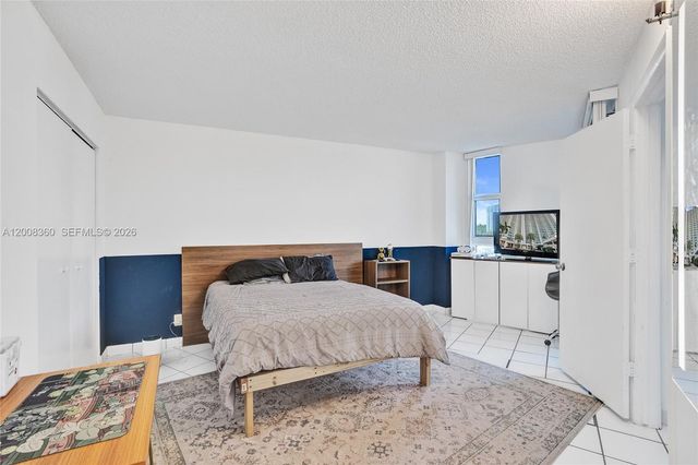 100 Bayview Dr 401, Sunny Isles Beach, FL 33160