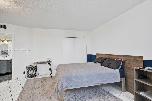 100 Bayview Dr 401, Sunny Isles Beach, FL 33160