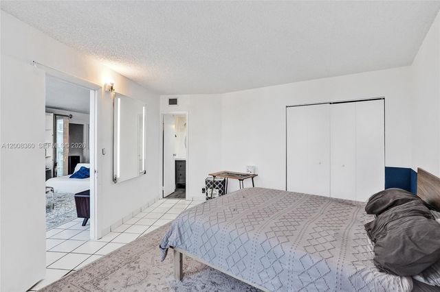 100 Bayview Dr 401, Sunny Isles Beach, FL 33160