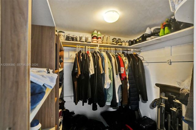 100 Bayview Dr 401, Sunny Isles Beach, FL 33160