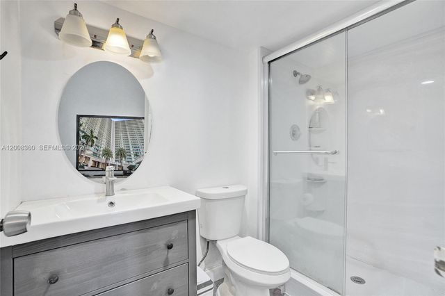 100 Bayview Dr 401, Sunny Isles Beach, FL 33160