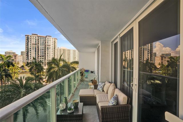100 Bayview Dr 401, Sunny Isles Beach, FL 33160