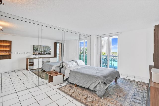 100 Bayview Dr 401, Sunny Isles Beach, FL 33160