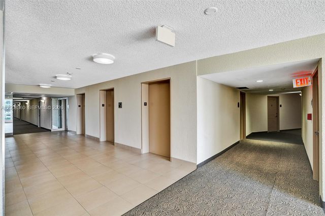 100 Bayview Dr 401, Sunny Isles Beach, FL 33160