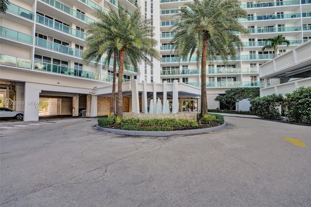 100 Bayview Dr 401, Sunny Isles Beach, FL 33160