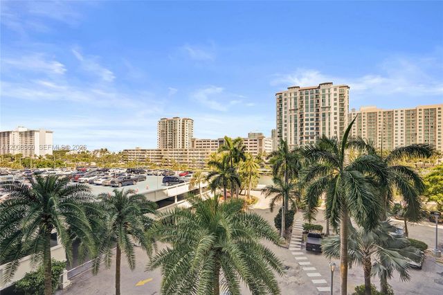 100 Bayview Dr 401, Sunny Isles Beach, FL 33160