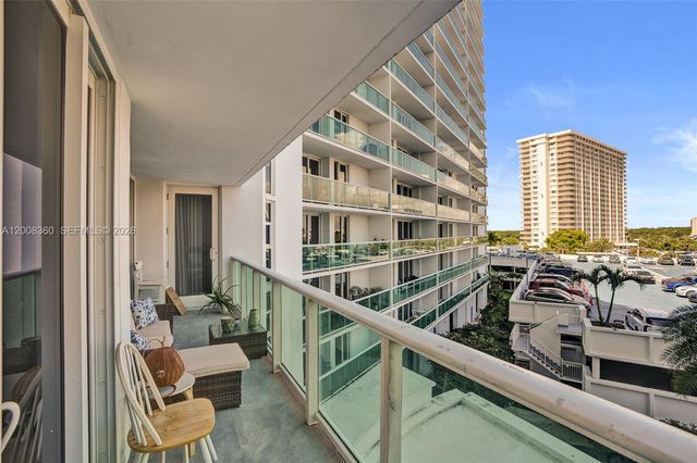 100 Bayview Dr 401, Sunny Isles Beach, FL 33160