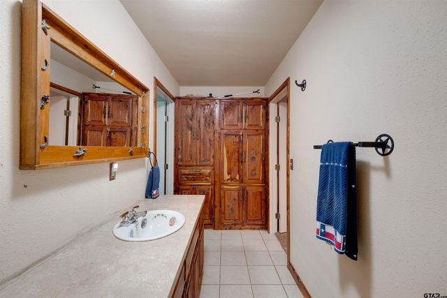 210 An County Road 2604, Tennessee Colony, TX 75861