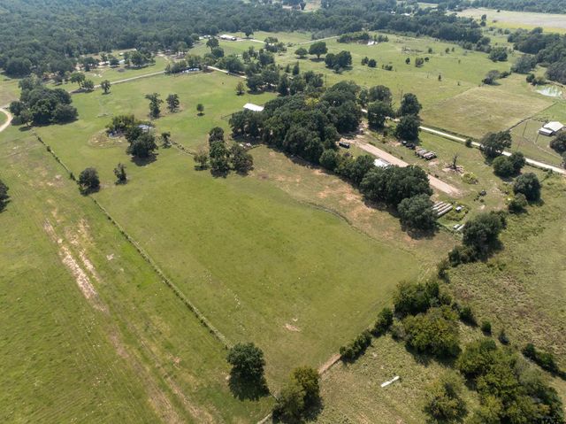 210 An County Road 2604, Tennessee Colony, TX 75861