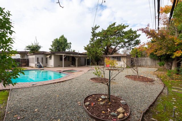 6651 14th St, Sacramento, CA 95831