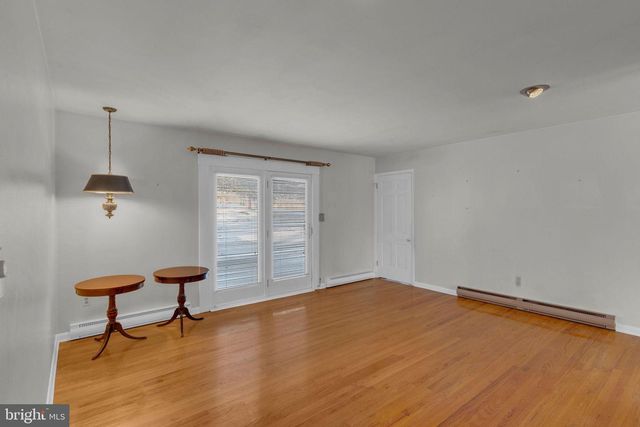 8 HUTCHINSON RD, Allentown, NJ 08501